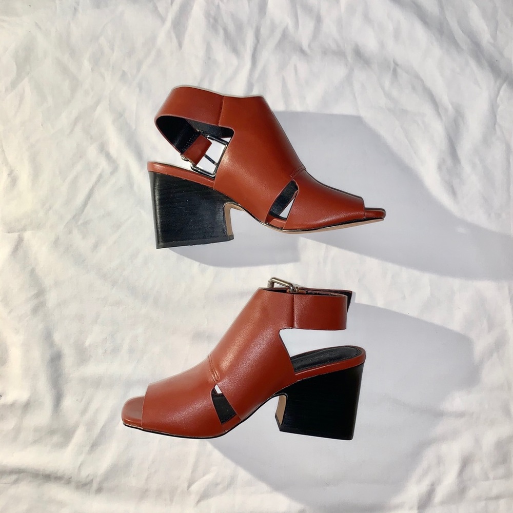 Sanders with heel
